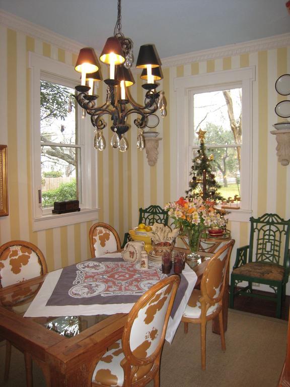 Belle Oaks Inn Gonzales Екстер'єр фото