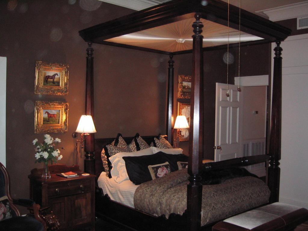 Belle Oaks Inn Gonzales Номер фото