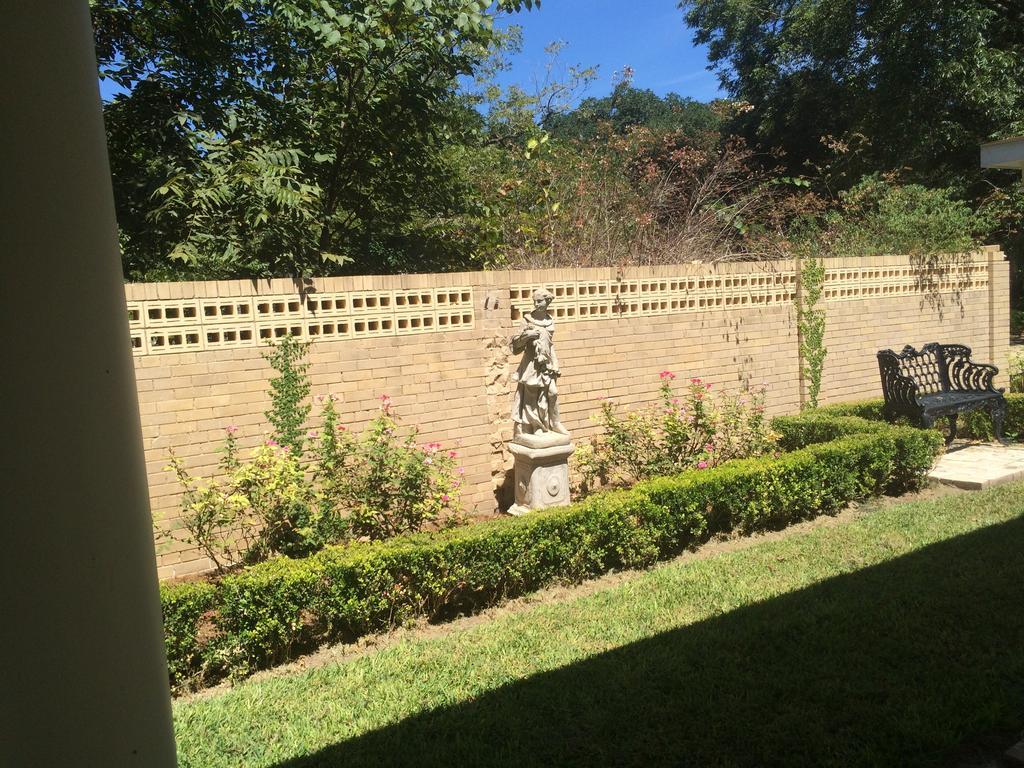 Belle Oaks Inn Gonzales Екстер'єр фото