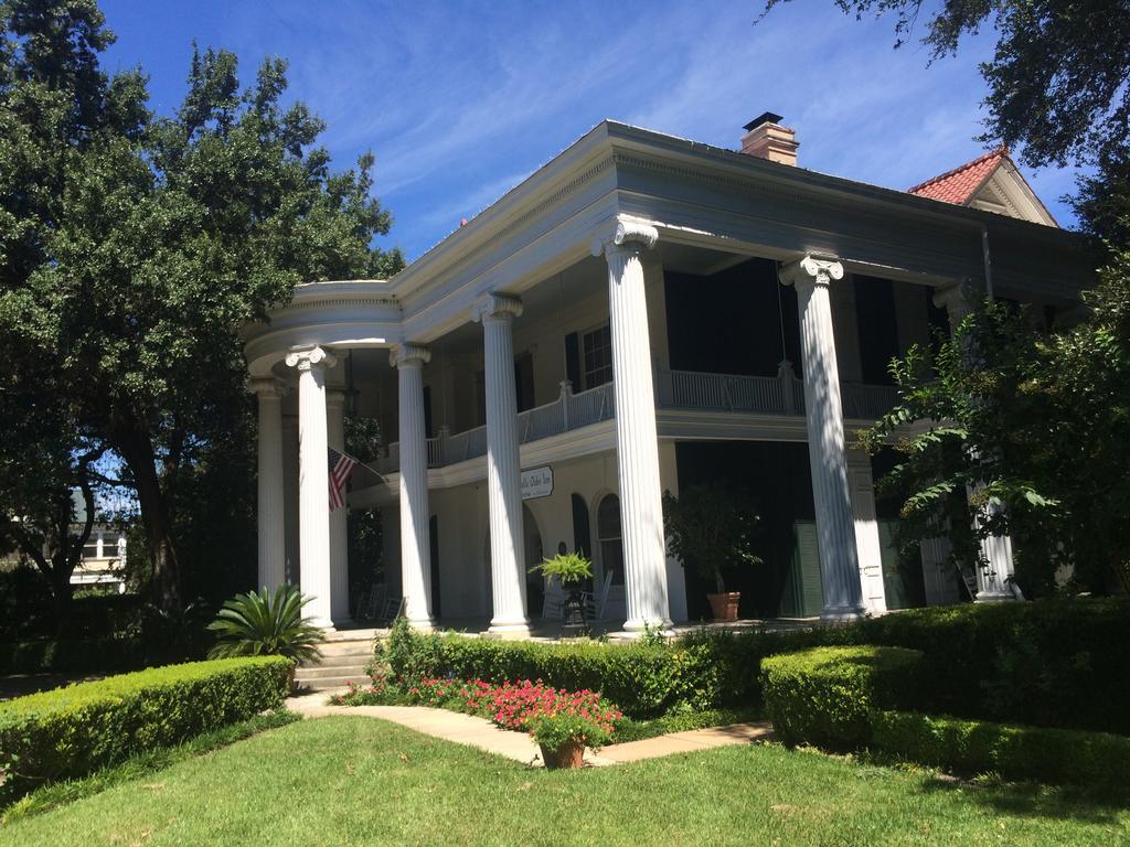 Belle Oaks Inn Gonzales Екстер'єр фото