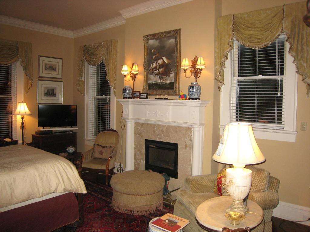 Belle Oaks Inn Gonzales Екстер'єр фото