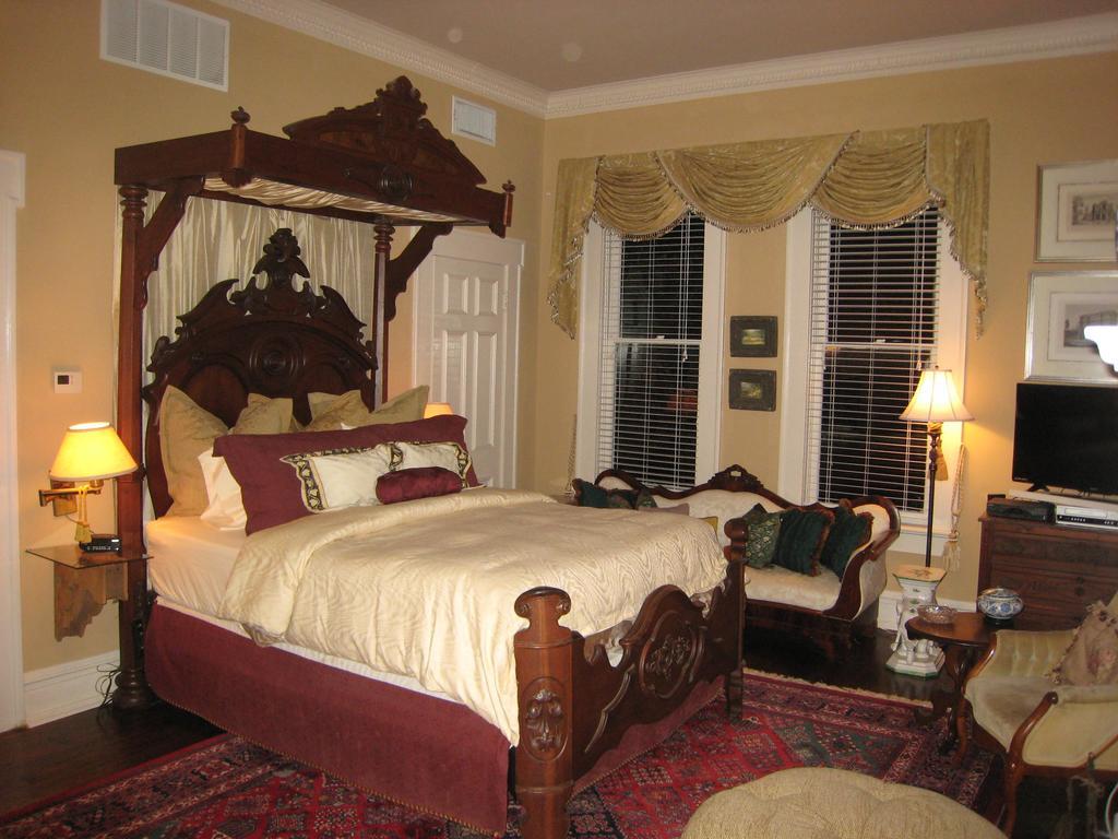 Belle Oaks Inn Gonzales Екстер'єр фото